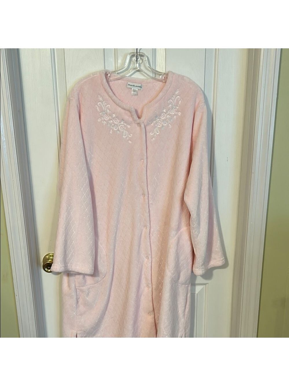 Miss Elaine Pink Embroidered Robe. Size XL. Good condition
